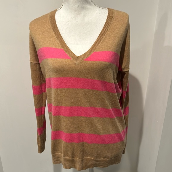 GAP Sweaters - Gap tan and pink striped V-neck sweater